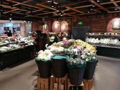 -中百仓储超市有限公司(越秀星汇维港店)