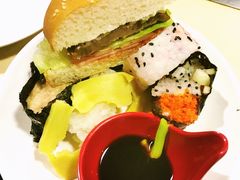 汉堡&寿司-汉丽轩韩式自助烤肉(大学城龙湖U城天街A馆店)