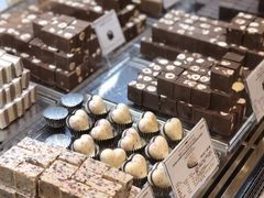 -VENCHI 闻绮(北京国贸商城店)