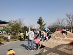 -季高兔窝窝亲子园(上海薰衣草公园店)