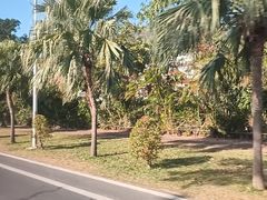 -亚龙湾亚泰商业街