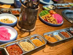 -明洞阿姨·韩式酱蟹烤肉·创意料理(三元桥店)