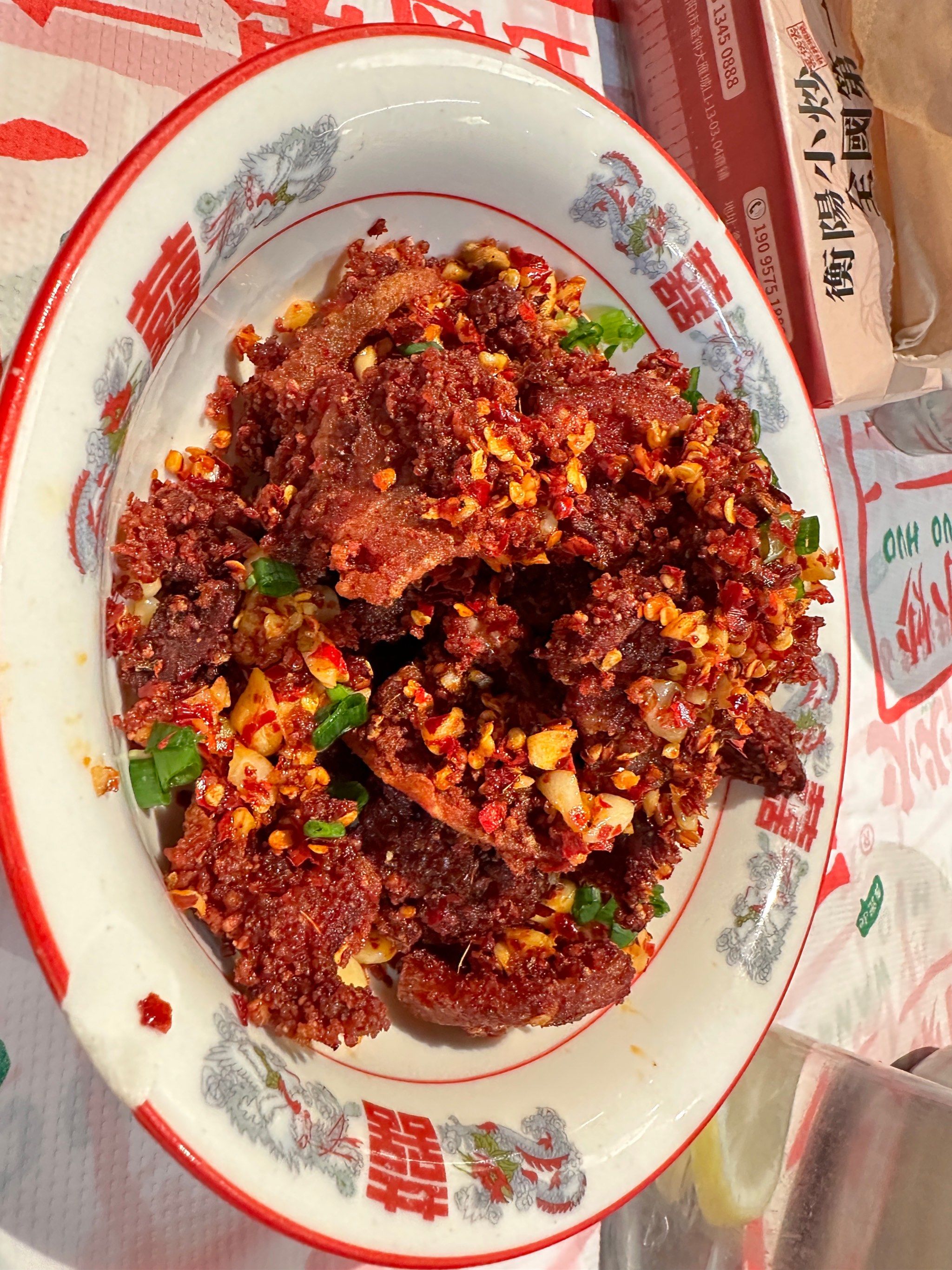 衡阳吃过最难吃的湘菜了,先上的橙子甜酒汤圆都是冷的没见过,夫子肉炸