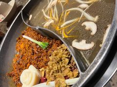 鸳鸯锅底-椒香城门口老火锅(长寿路店)