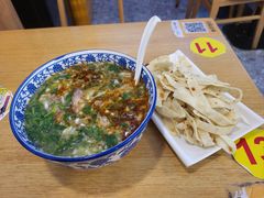 -八百里牛肉汤(盖饭·锅贴·万象城店)