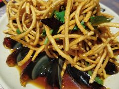 馓子拌皮蛋-巴厘龙虾·榜首油焖大虾(音乐学院·沿江酒馆店)