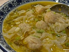 金汤酸菜煮云吞-麒麟中餐厅·经典粤菜·地道菜式老字号(广州长隆酒店)