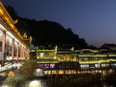 -临江餐馆二楼美食部落
