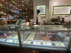 面包甜点陈列柜-VENCHI 闻绮(广州太古汇店)