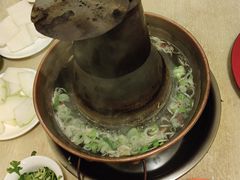 -洞庭洲·防空洞火锅·烧烤·铜锅涮肉(新百广场店)