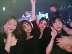 -欧米亚派对酒吧(绵阳店)