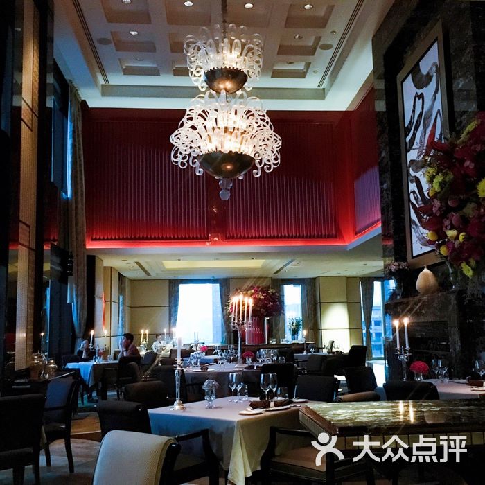 艾利爵士顶层餐厅