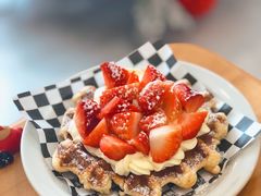 草莓华夫饼-echoes coffee回响咖啡(红山店)