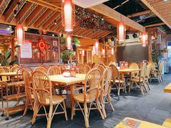 -野山舂·贵州现舂酸汤火锅(鸿通城店)