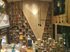 -新华里咖啡书吧(新华书店小寨店)