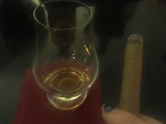 -Estaeslavida分享茄雪茄吧(亿彩购物中心店)