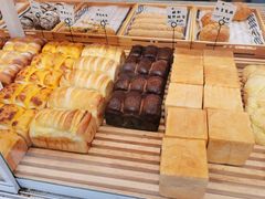 -焙丽拾光(麦凯乐直营店)