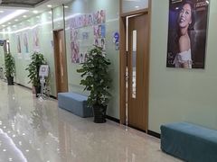 -茂菊口腔连锁(浦东南路店)