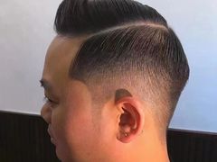 -鸿通城购物中心