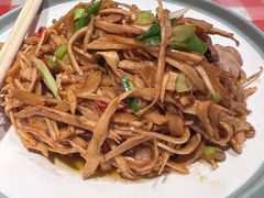 -老郑家东北春饼(龙悦居店)