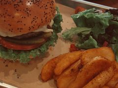 招牌牛肉汉堡-UPPER KITCHEN(延安路店)