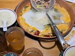 -洱火云南酸菜牛肉火锅(石景山当代商城店)