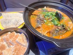 鱼头泡饼-八张桌子(老店)