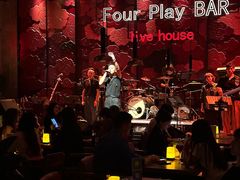 -FOUR PLAY BAR