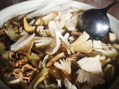 -杨记山珍鸡煲菌汤锅