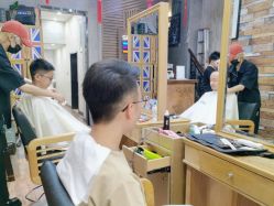 -首脑美发沙龙