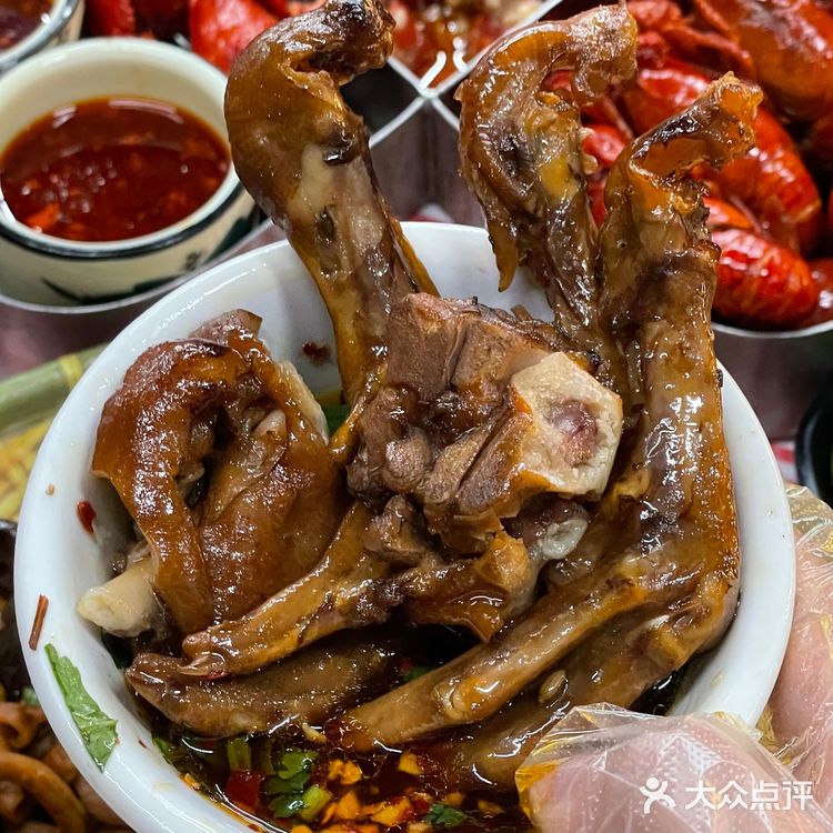 长沙人才懂… 这种路边搭棚的店才是真的好吃！