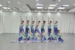 -深舞形体民族舞蹈工作室