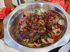-休记光头香辣蟹干锅(绵竹店)