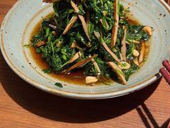 青年拌菜-青年公社烤鸭(宝杨宝龙广场店)