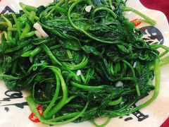 -呷呷好龙虾·湖南常德钵子菜·湘菜(公明天虹总店)