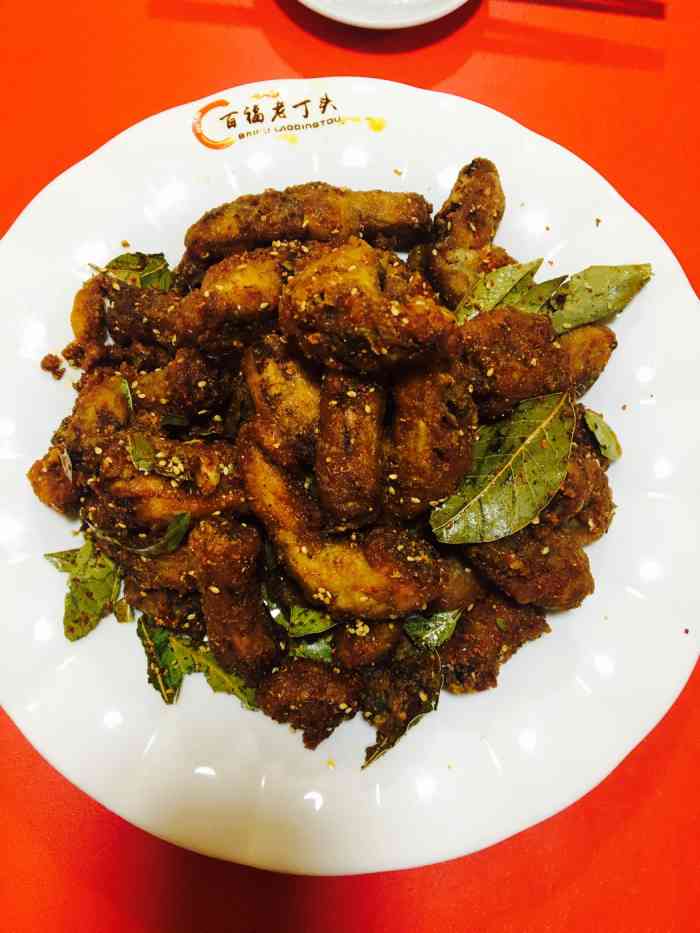 老丁头麻辣烫(向阳小区店)-"从上学的时候就吃这家的鸡脖子和麻辣烫
