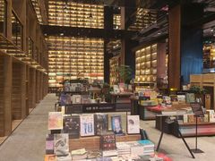 -半山书局(新世纪商城店)