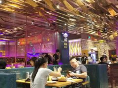 大堂-喝丢一只鞋海鲜烧烤·海肠捞饭(东关街店)