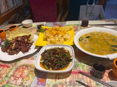 -月亮眼花园餐厅书吧酒吧