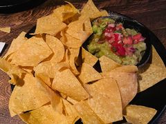自制牛油果酱配玉米片-Q MEX 库迈墨西哥餐吧(三里屯店)