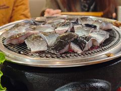 -围炉肉舍•炭烤活鳗•丹东海鲜烤肉(步行街店)