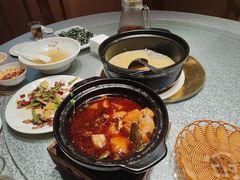 -土砂锅生态山庄·非遗砂锅雅鱼