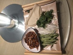 -关东小磨东北菜(上海长风大悦城店)