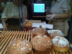 -焙丽拾光(麦凯乐直营店)