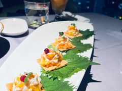 千层酥配芒果三文鱼-梧桐北京烤鸭·铜锅涮肉(海岸城店)