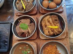 -银米·云南传统过桥米线(双廊黑金冠店)
