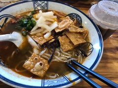 -螺阿牛柳州螺蛳粉·特色煲仔饭