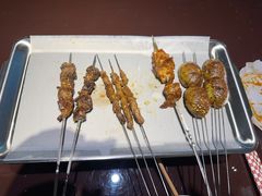 -三个大叔烤羊肉串·歌手驻唱·碳烤鲜肉(西三旗店)