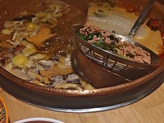 -洱火云南酸菜牛肉火锅(石景山当代商城店)