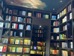 -钟书阁(松江泰晤士小镇店)